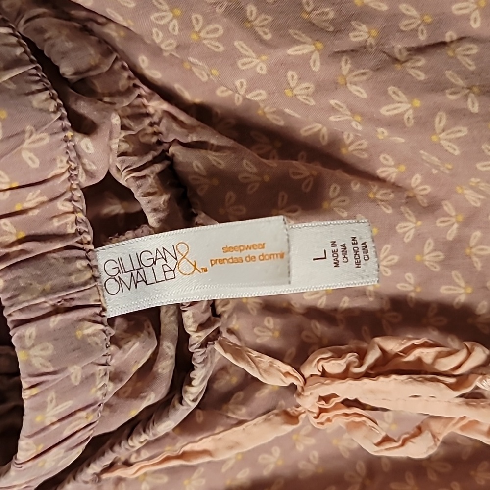 GILLIGAN & OMALLEY Floral Pajama Set Top And Short - Picture 5 of 10